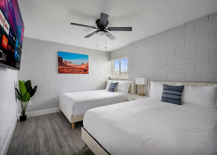 Spacious 2br Getaway With Pool & Free Parking *