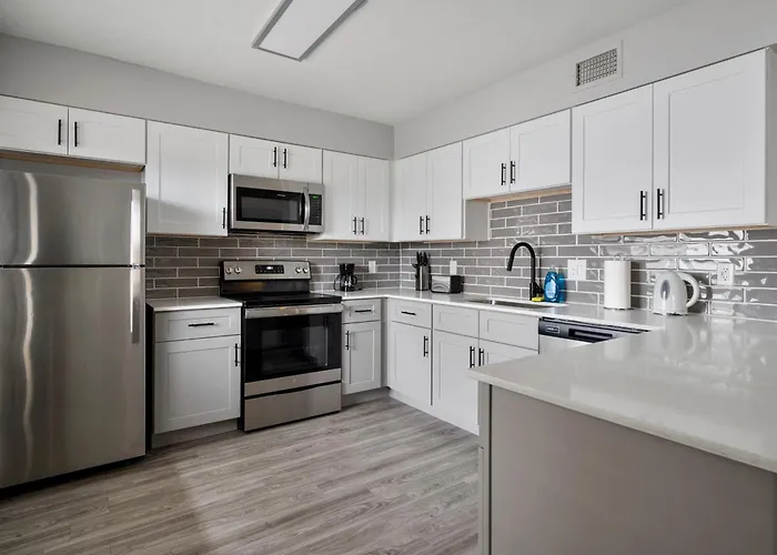 Spacious 2br Getaway With Pool & Free Parking Scottsdale